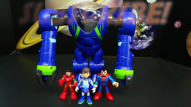 Tomorrowland Transforming Exo-Flex Miles Helps Superman and Ironman Prevents Hulk Destroying Town