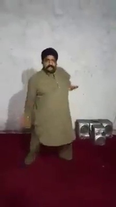 hahahahaha... Good Dancing Moves!!