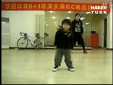 Çinde yetenekli çocuğun dansı