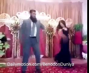 Pakistani molvi dancing