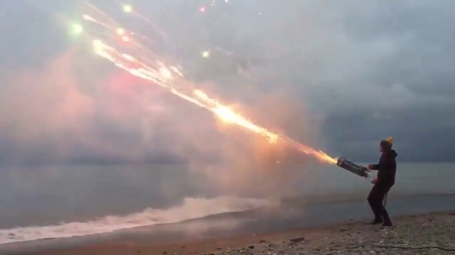 Fireworks Minigun fires 1000 shots in less than a minute!