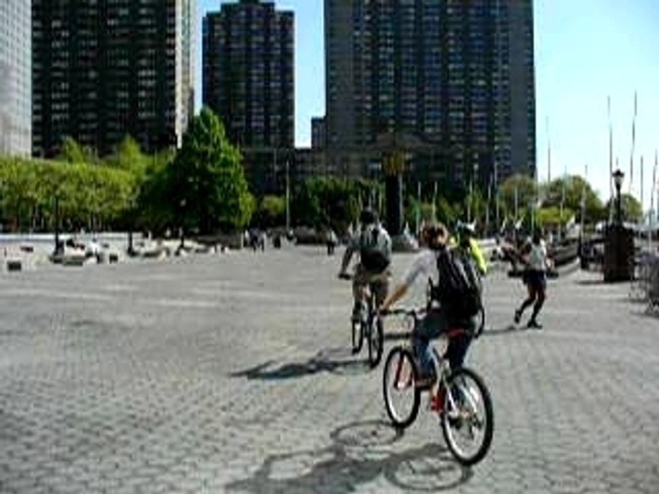 P1030198_Financial