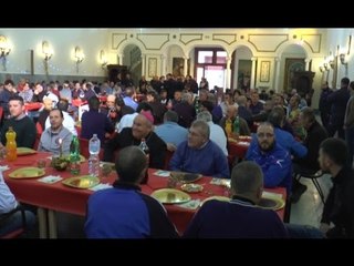 Download Video: Napoli - Pranzo al carcere di Poggioreale della Comunità S.Egidio (22.12.15)