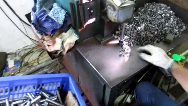 Kitchen Cabinet Hardware & Kitchen Cabinet Fittings - China: Eco Gas Spring / Production 10