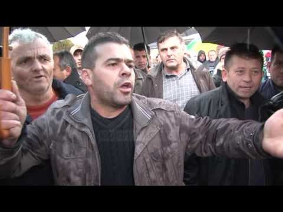 Lushnje, protestë për mungesën e energjisë elektrike - Top Channel Albania - News - Lajme