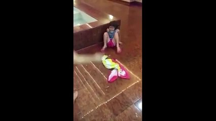 Girl In Flip Flops Cannot Stand Up Funny Video 2016