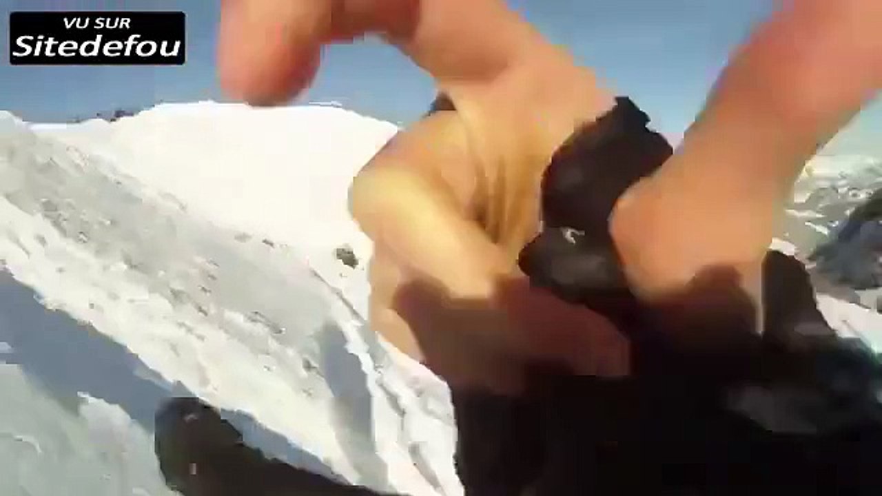 Grosse gamelle lors d'un saut en ski