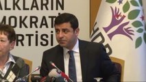 Hdp'yi Ziyaret Eden Barış Grubu'ndan Oya Baydar: Türkiye'nin Hızla Suriyeleşmeye Gittiğini...
