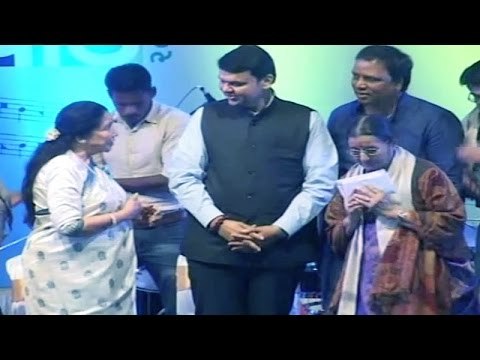 UNCUT: Mohammed Rafi Awards 2015 | CM Devendra Fadnavis & Asha Bhosle