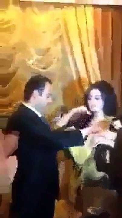 A bride wearing gold
