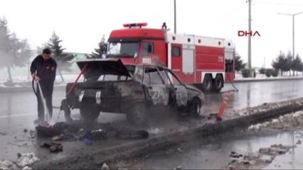 Kahramanmaraş'ta Hareket Halindeki Otomobil Yandı