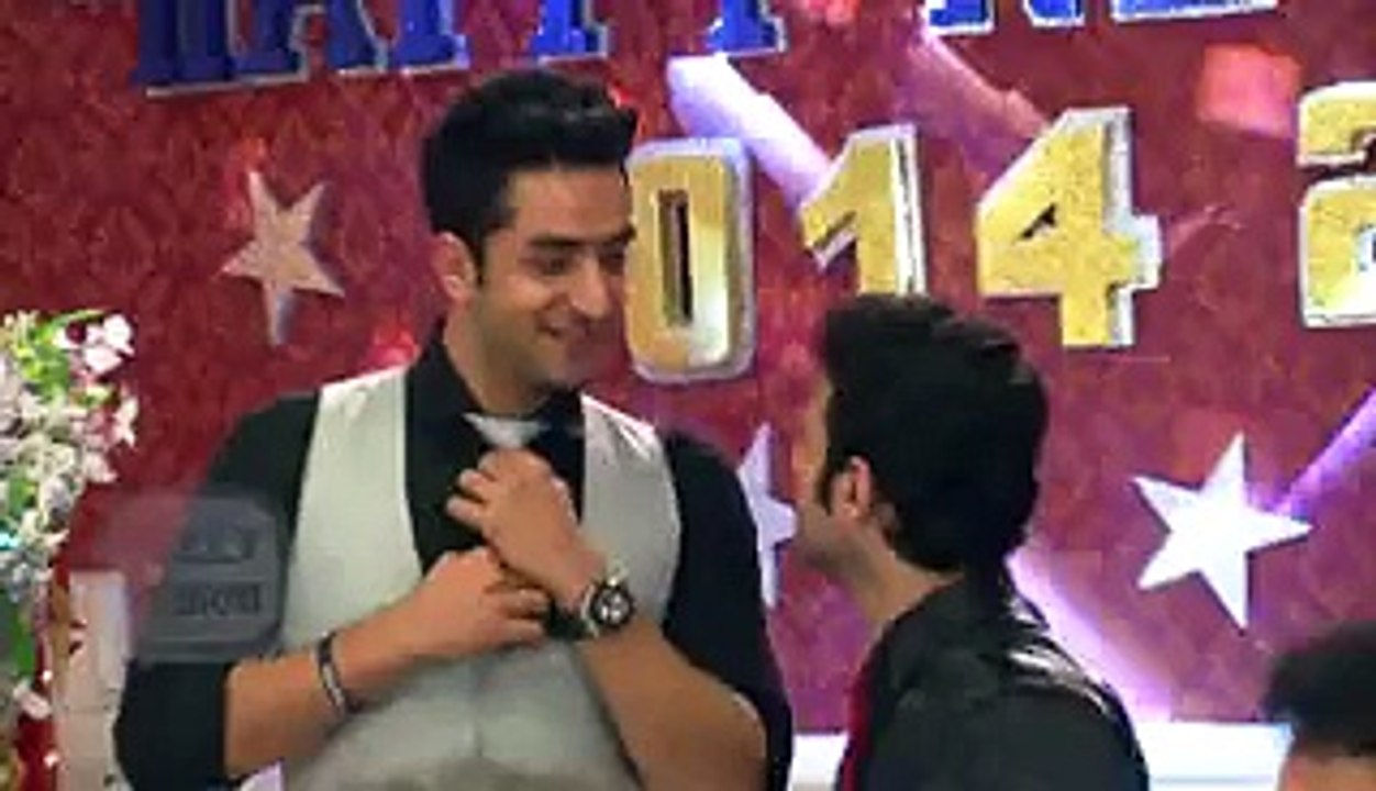 Romi Attacks Mihika & Hits Her - Ye Hai Mohabbatein