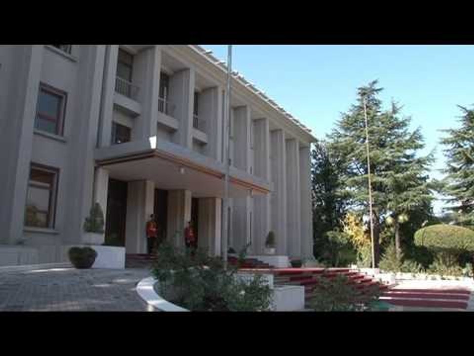 720 TE DENUAR LENE QELITE,NISHANI DEKRETON “AMNISTINE” DHE AMBASADORET LAJM