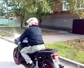 Immobilized on a steep sportbike fell from a sports bike Honda