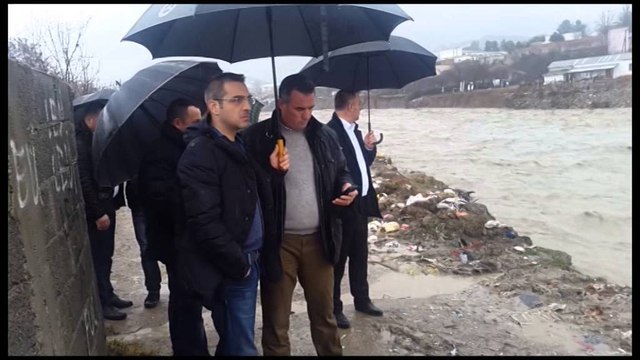 Tirana nën ujë. Lana del nga shtrati. Përmbytet dhe Bregu i lumit