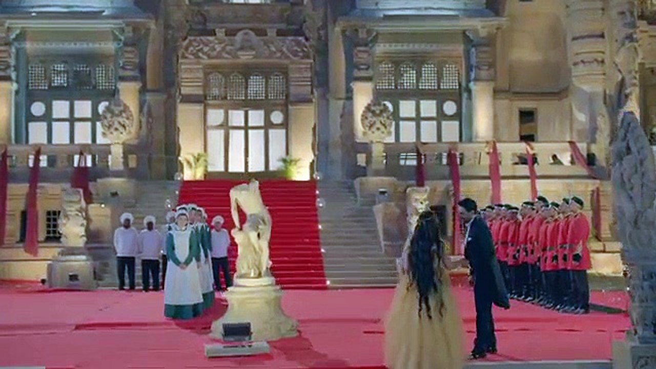 محمد حماقي و دنيا سمير غانم  أول مره - Donia Samir Ghanem Ft. Hamaki  Awel Marra