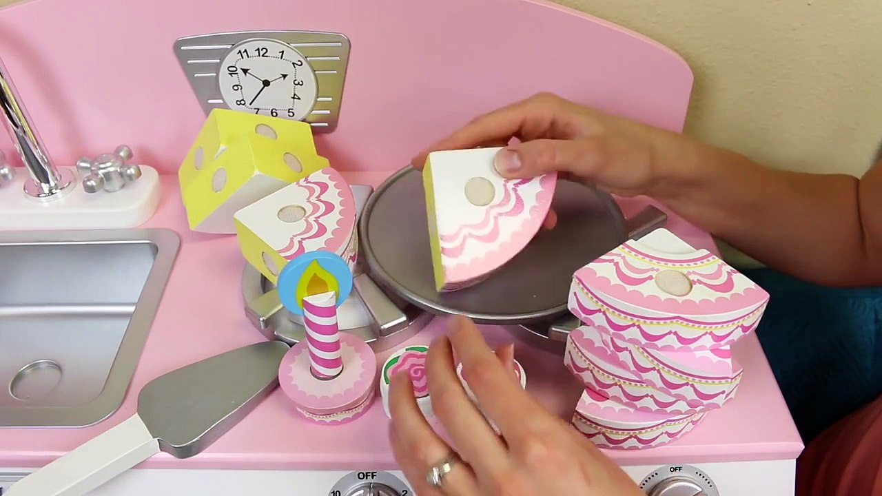 Melissa & Doug Wooden Triple Layer Party Cake Cinderella & Prince Charmings Wedding Disne