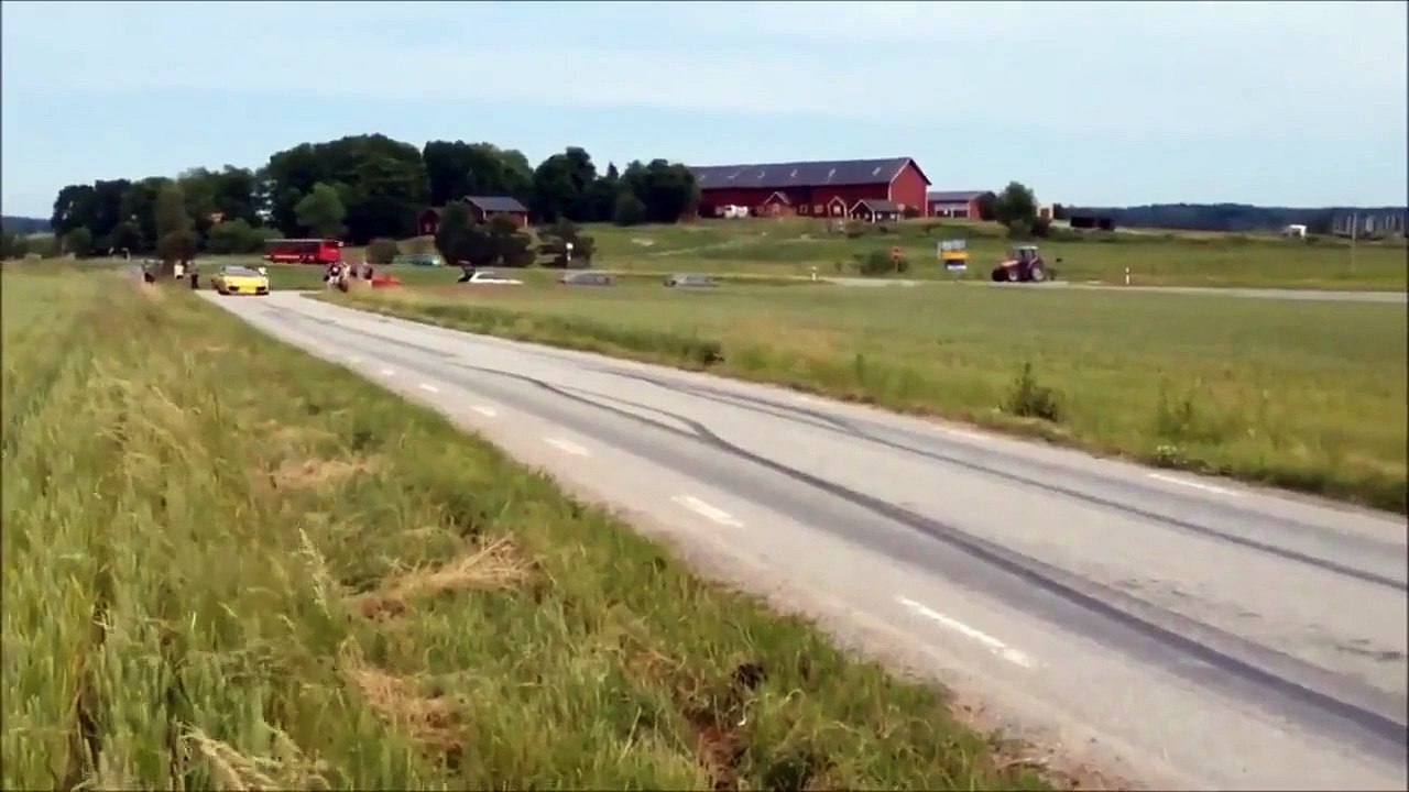 Man Jumps Over Speeding Car