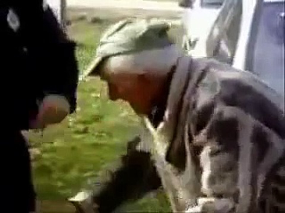 On lui demande de souffler sur l'alcootest jvous dis pas la suite ^^