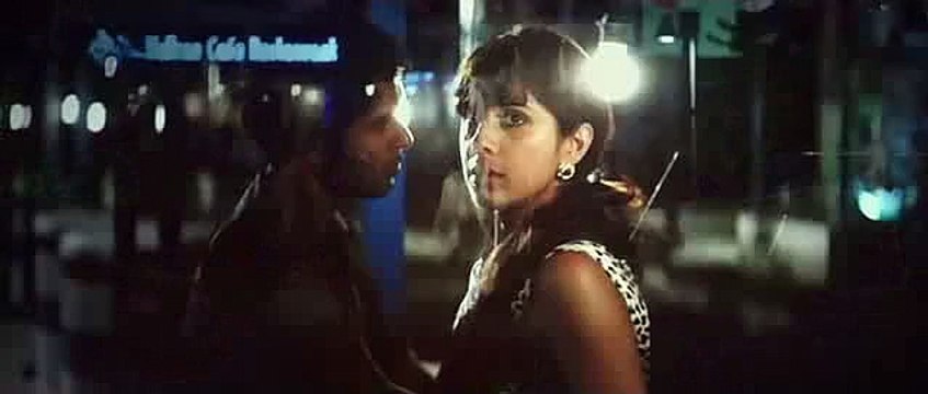 شادی پر سب کے سامنے لڑکے اور لڑکی کی شرمناک کسسنگ ویڈ یو