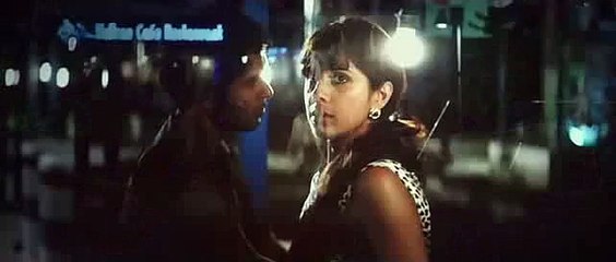 شادی پر سب کے سامنے لڑکے اور لڑکی کی شرمناک کسسنگ ویڈ یو