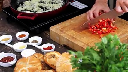 How to make Shashuka - Eggs in Tomato Sauce