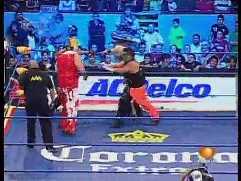 04 Damian 666, Halloween & Super Crazy vs. The Psycho Circus