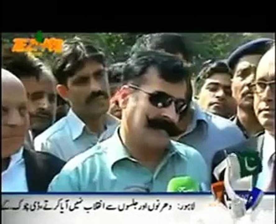 Tezabi Totay Gullu Butt  on Geo Best Funny Punjabi Dubbing Pakistan
