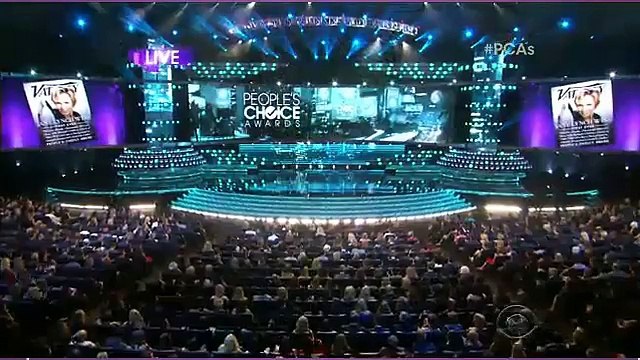 Taylor Kinnet wins Favorite Dramatic TV Actor People's Choice Awards 2016