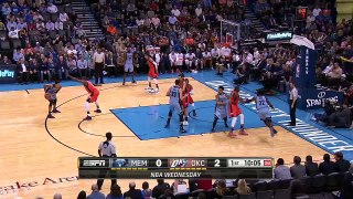 Westbrook shows off smooth moves to the hoop