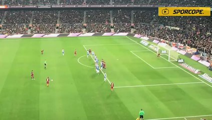 Messi frikikten inanılmaz attı!
