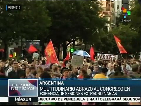 Argentinos se movilizan contra decretos de Macri