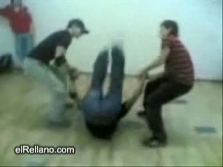 De pie de un salto.(Hay que ser gilipollas)