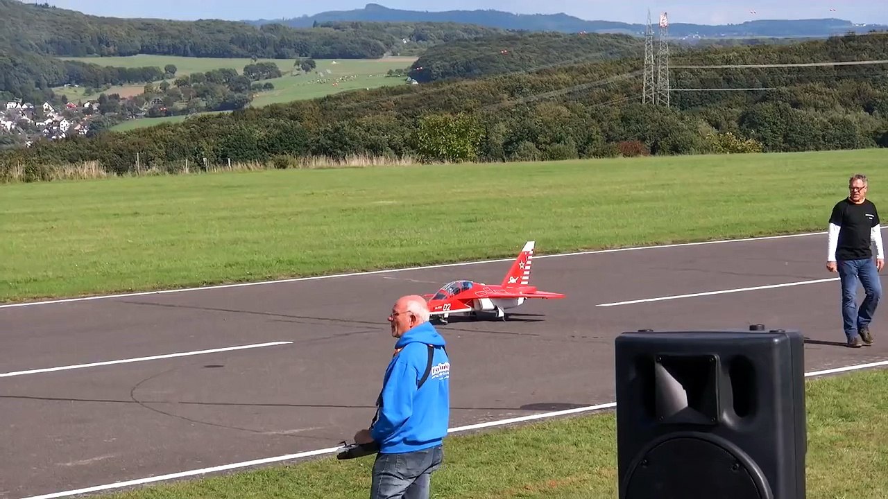 RC TURBINE JET CRASH !!! YAK 130 BIG SCALE TURBINE MODEL JET FLIGHT ON A WINDY DAY