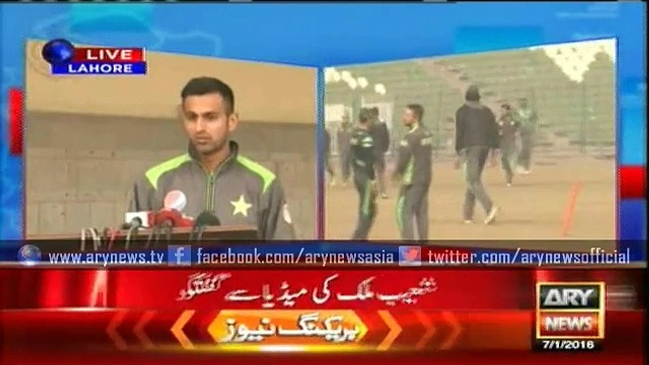 Shoaib Malik talks to media