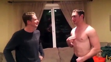 Quand deux abrutis se défient en se mettant un coup de tête