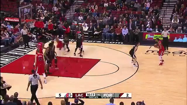 Noah Vonleh Circus Shot - Clippers vs Blazers - January 6, 2016 - NBA 2015-16 Season