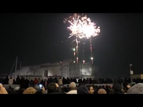 Napoli - I fuochi di Capodanno sul Lungomare (01.01.16)