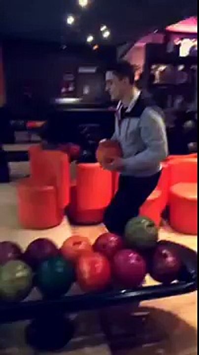 Détruire le plafond d'un bowling