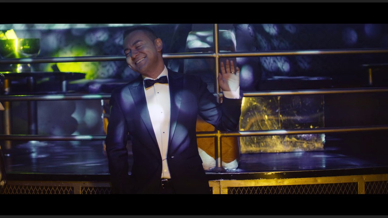 Hande Yener Ft. Serdar Ortaç - İki Deli