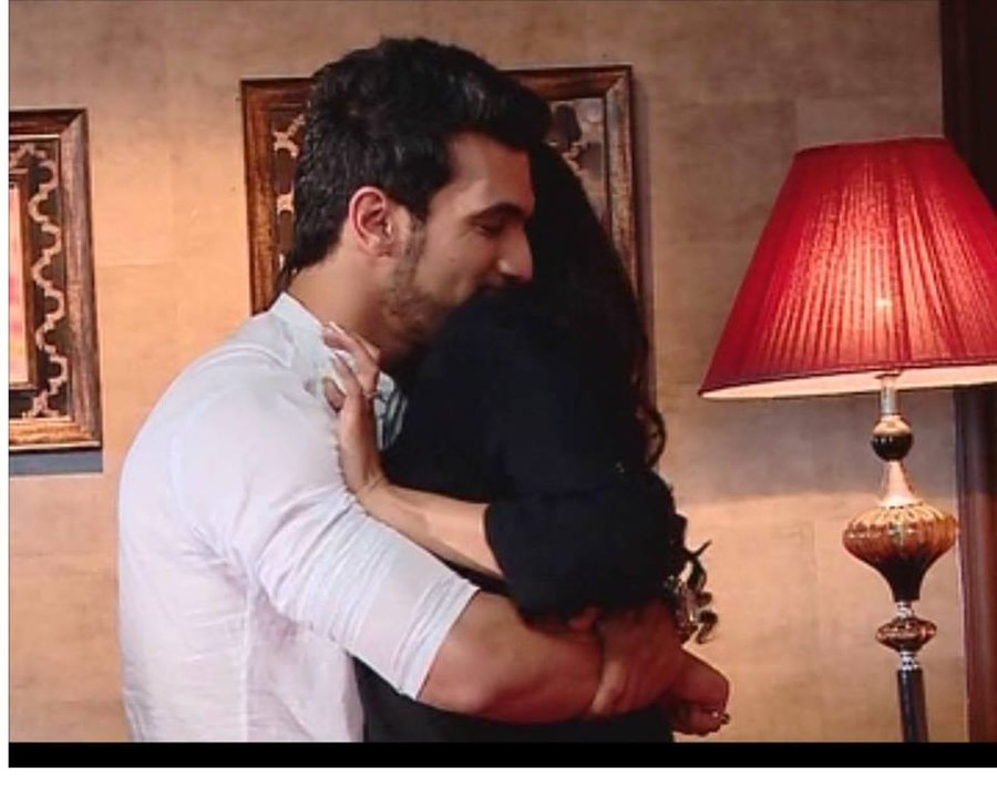 Naagin - Ritvik Ne Shivnya ko Naagin ki story batayi-7th jan 16