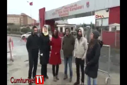 Kardeş Türküler Dündar ve Gül için söyledi