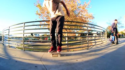 Ce rider skate sur le livre Harry Potter... Pas mal