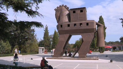 Les ruines de la ville de Troie et son célèbre cheval