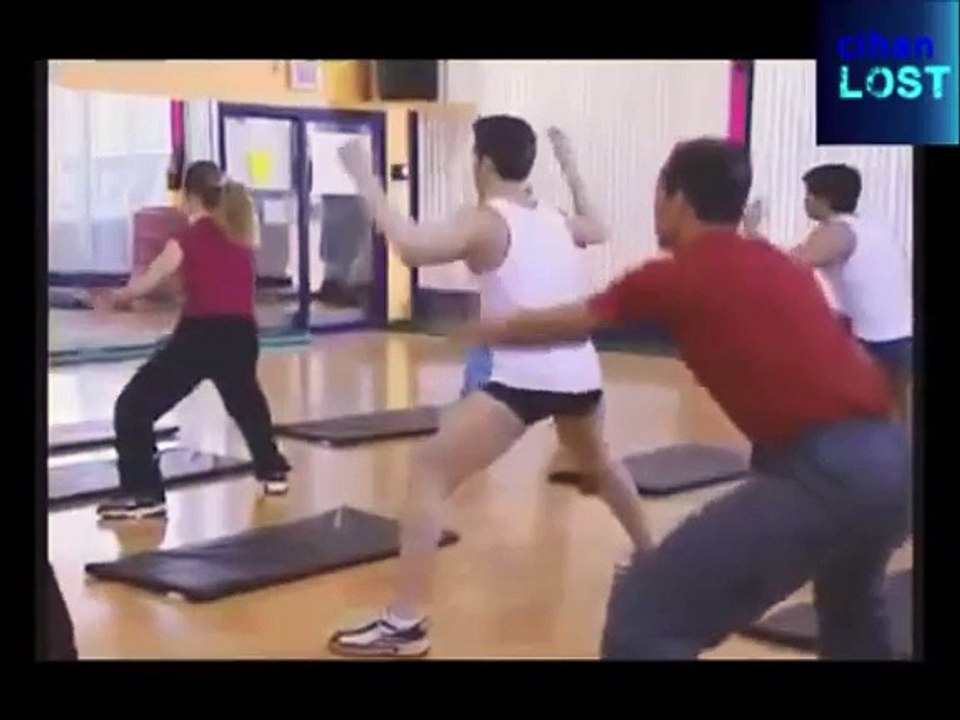 Gag : ils sont piégés dans un cours de sport très coquin !