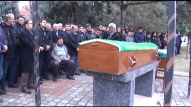 Karbonmonoksit Gazından Zehirlen Baba Oğul Toprağa Verildi