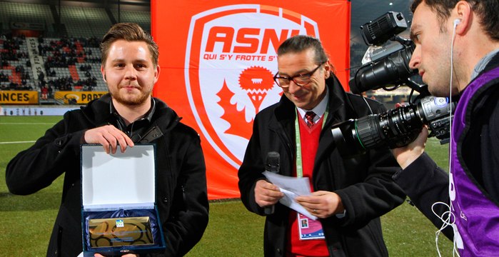 Un trophée pour le speaker