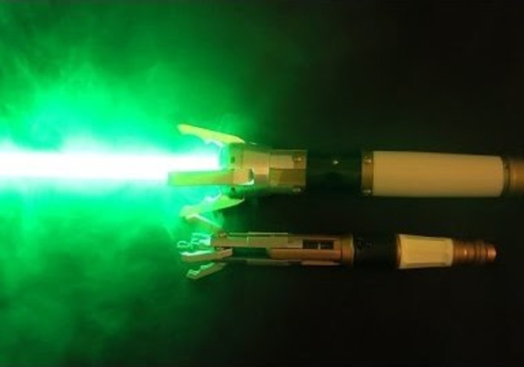 Dr Who Fans Will Love This Lightsaber