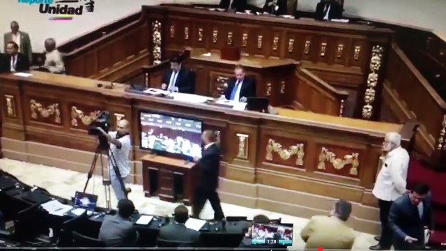 Cilia Flores pidió que le preguntaran por sus sobrinos frente a ella durante sesión de la AN