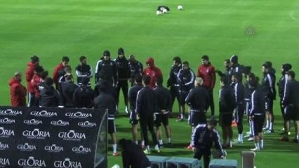Beşiktaş İkinci Yarı Hazırlıklarına Akşam Antrenmanıyla Devam Etti